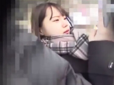 イマドキの雰囲気の美少女JKが電車内で膣奥に生大量中出しされ涙目