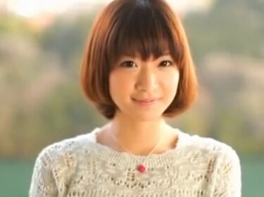 つぶらな瞳が可愛いアイドル顔負けJKが巨根に悶絶昇天♡
