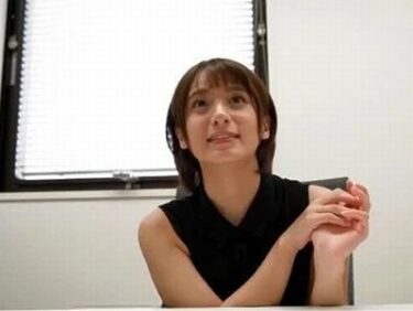全く人妻には見えない少女のような25歳若妻が夫とのSEXレスを理由に不倫パコに乱れる