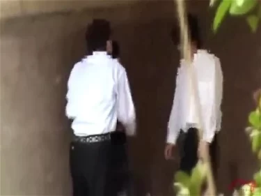 カップルたちの野外での秘密の行為をこっそりと隠し撮り!車内でのSEXや公衆トイレでの禁断の風景を完全収録