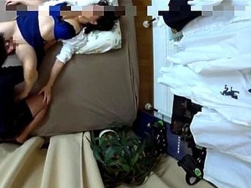 いい年して終電逃すまで飲み会に参加してただらしない奥さんを家に連れ込んで不貞SEX♡