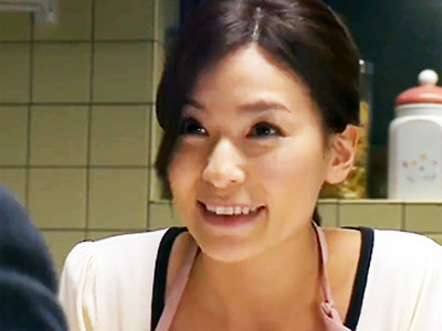 旦那のリストラを防ぐために自らの身体を差し出して性処理便器になる美人妻